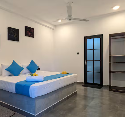 Deluxe Double Room Blue 2